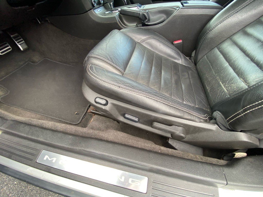 2010 Ford Mustang Image 33