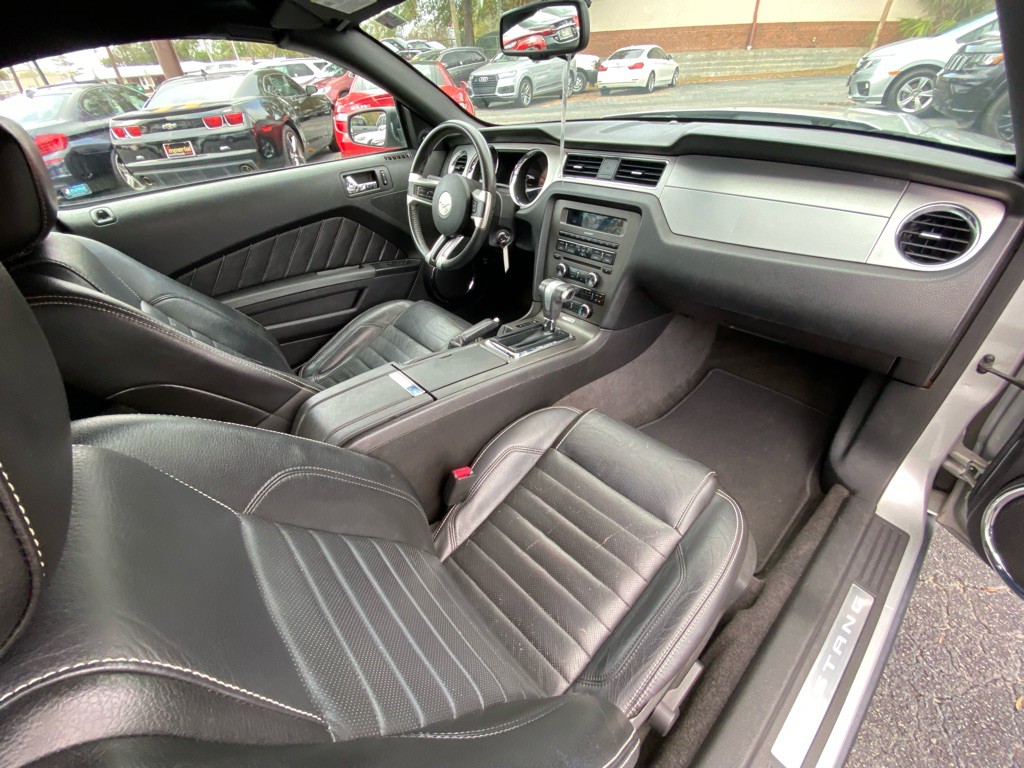 2010 Ford Mustang Image 38