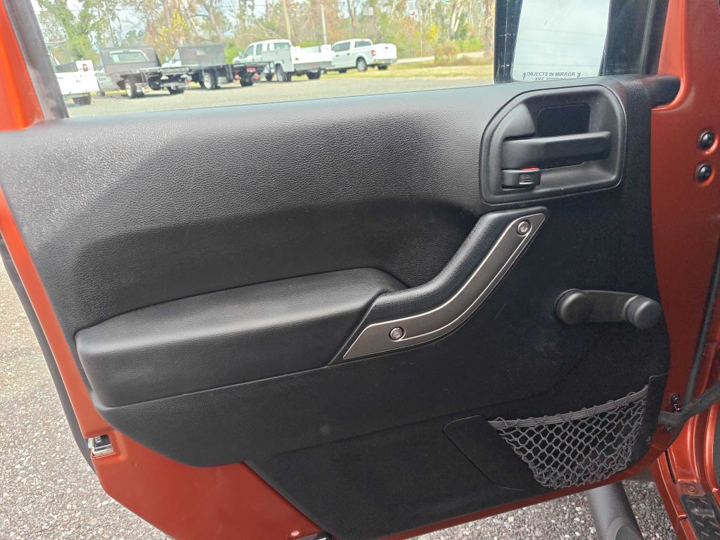 2014 Jeep Wrangler Image 9