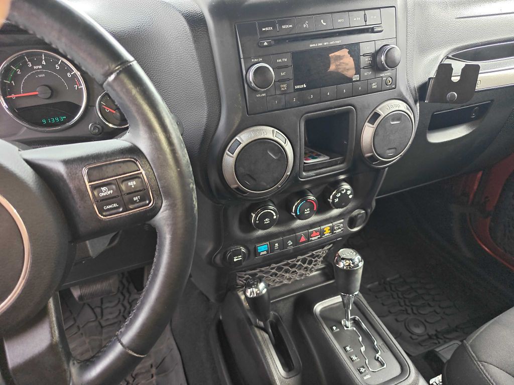 2014 Jeep Wrangler Image 12