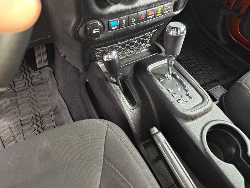 2014 Jeep Wrangler Image 13