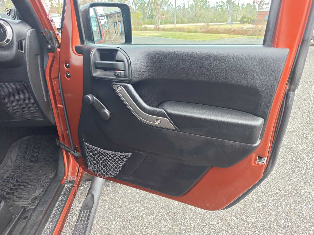 2014 Jeep Wrangler Image 17