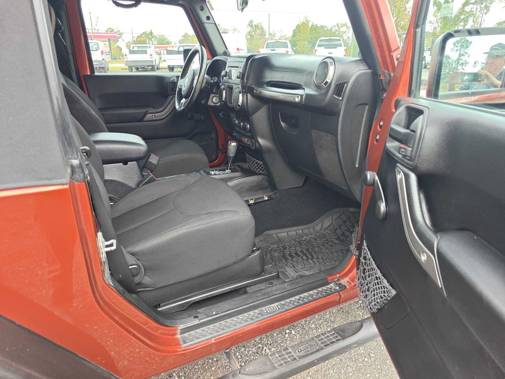 2014 Jeep Wrangler Image 18