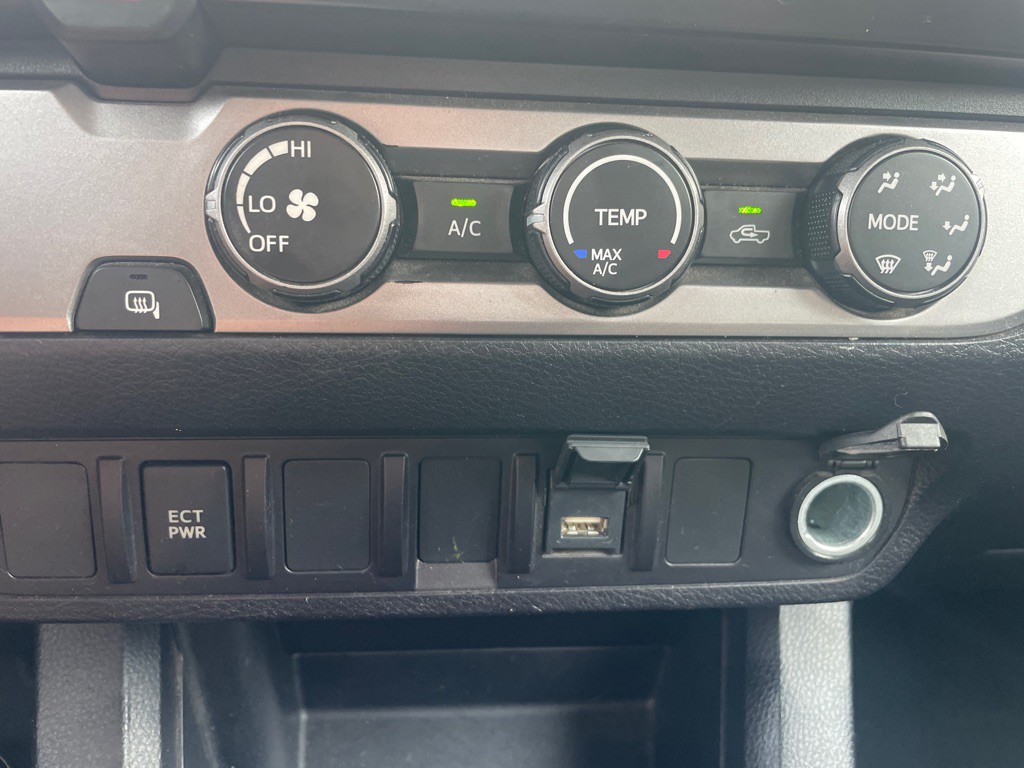 2020 Toyota Tacoma Image 16