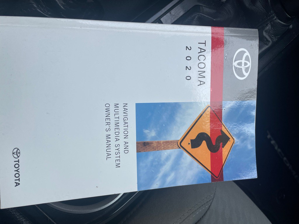 2020 Toyota Tacoma Image 17