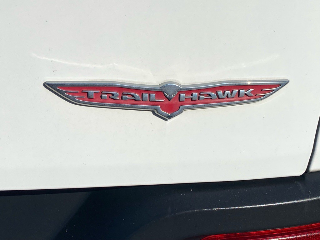 2017 Jeep Cherokee Image 11