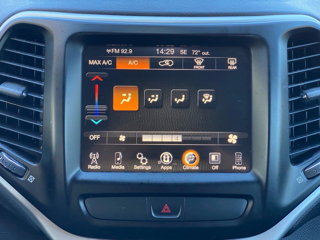 2017 Jeep Cherokee Image 26