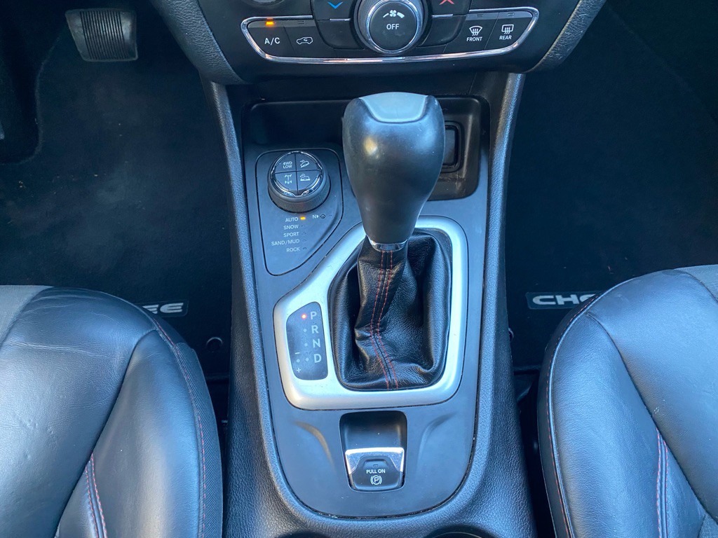 2017 Jeep Cherokee Image 30