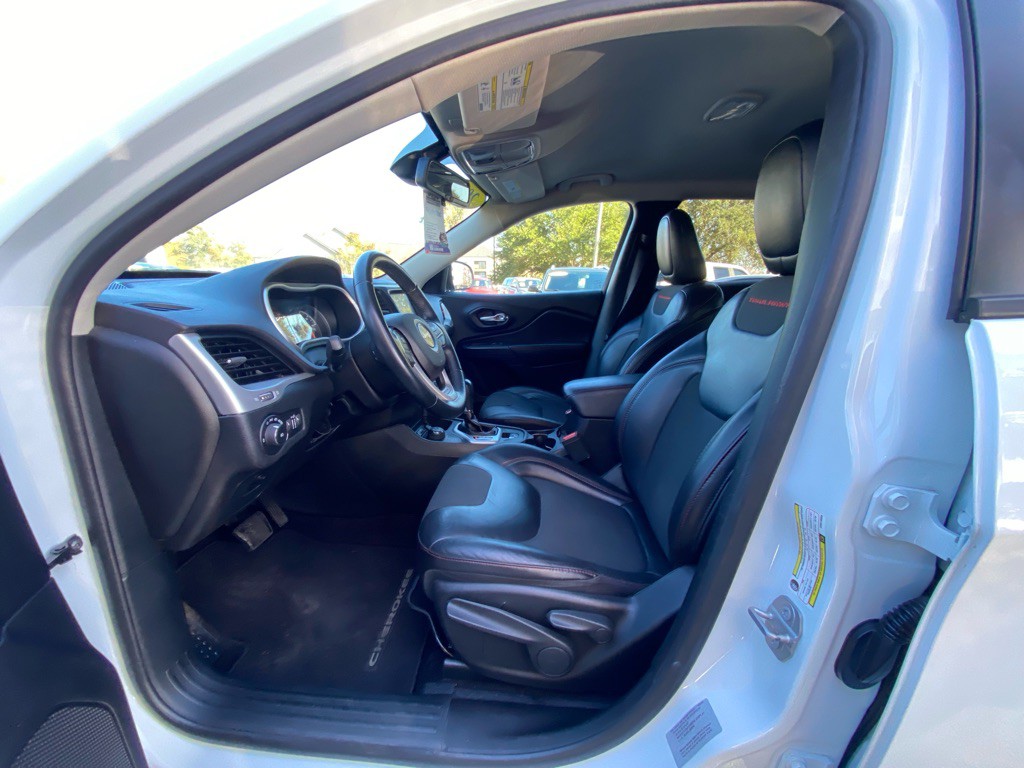 2017 Jeep Cherokee Image 34