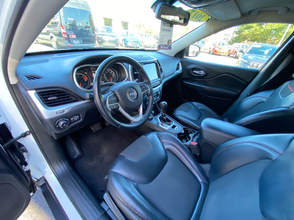 2017 Jeep Cherokee Image 37