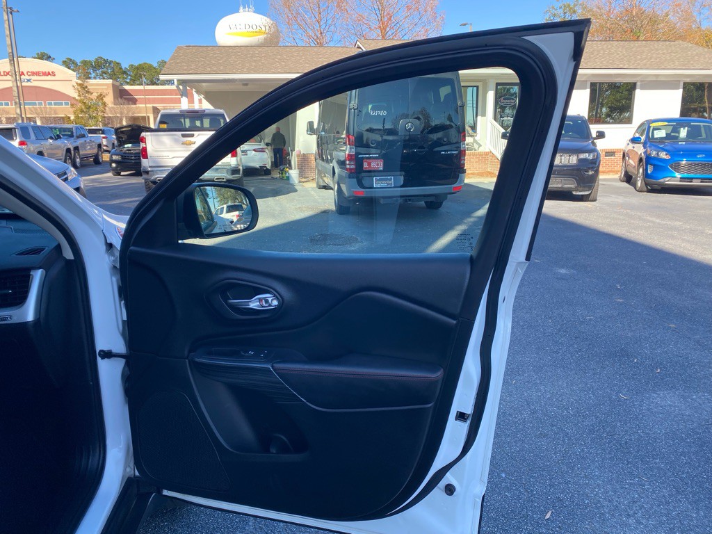 2017 Jeep Cherokee Image 47