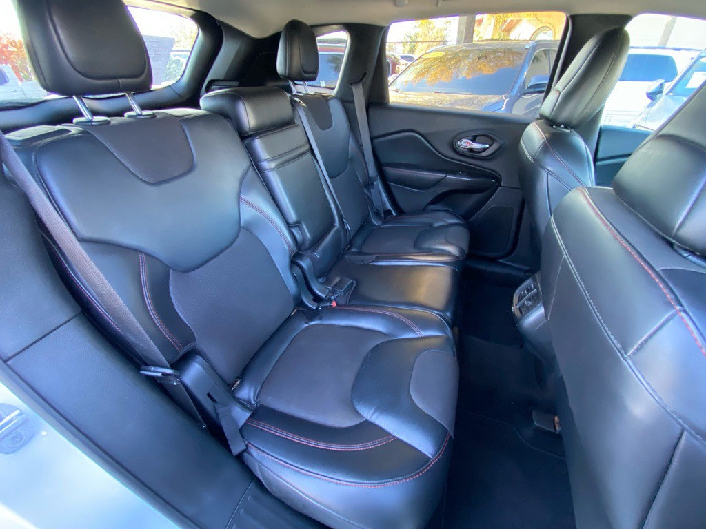 2017 Jeep Cherokee Image 50