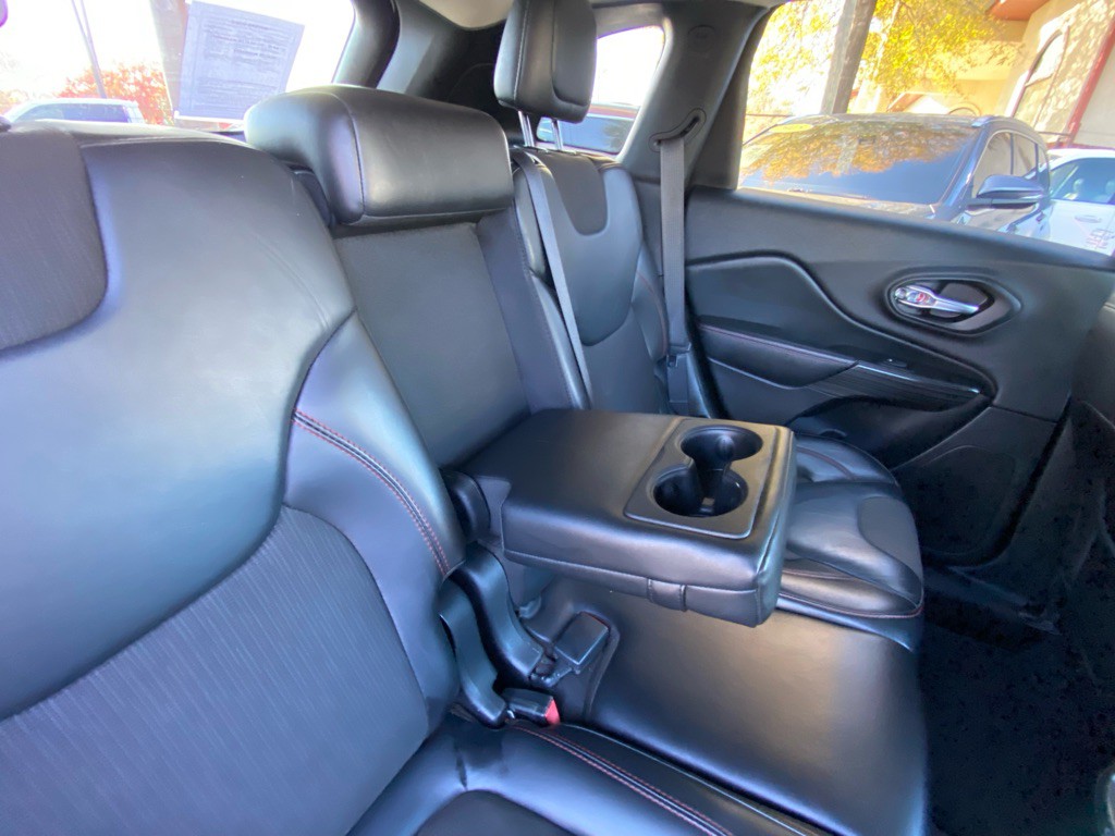 2017 Jeep Cherokee Image 51