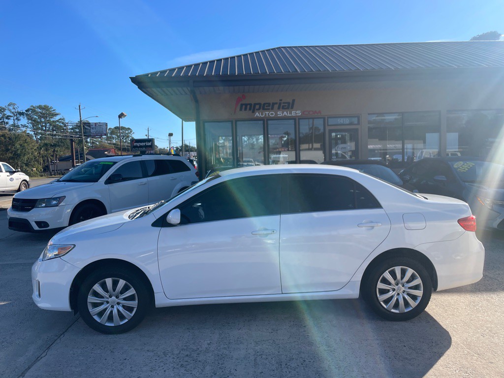 2013 Toyota Corolla Image 2