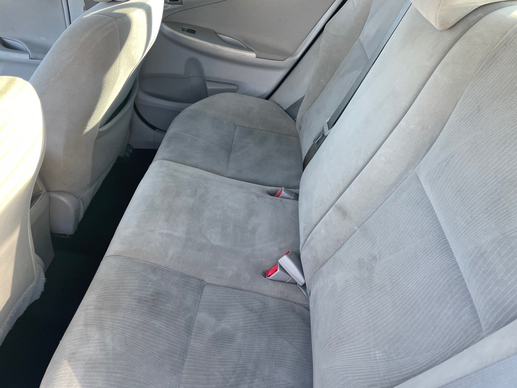 2013 Toyota Corolla Image 9