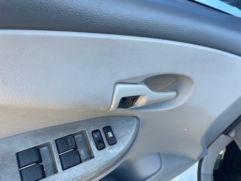 2013 Toyota Corolla Image 11