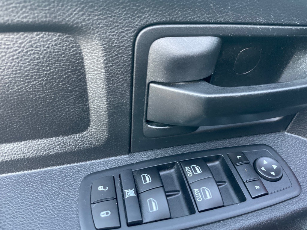 2016 RAM 3500 Image 18