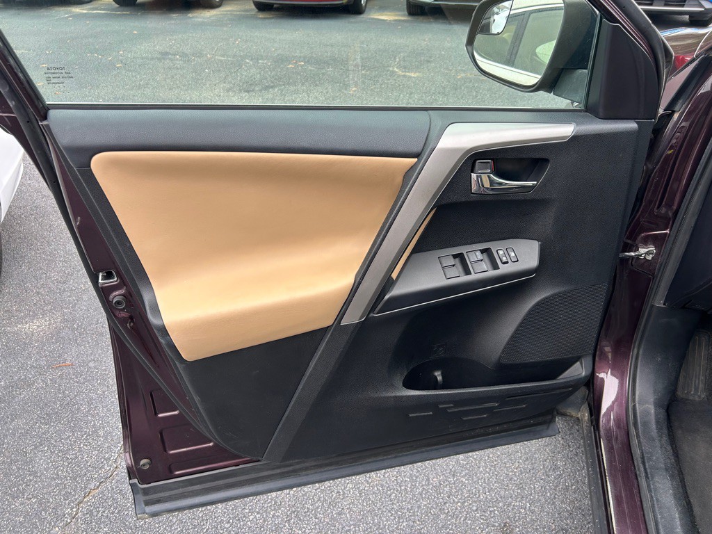 2017 Toyota Rav4 Image 12