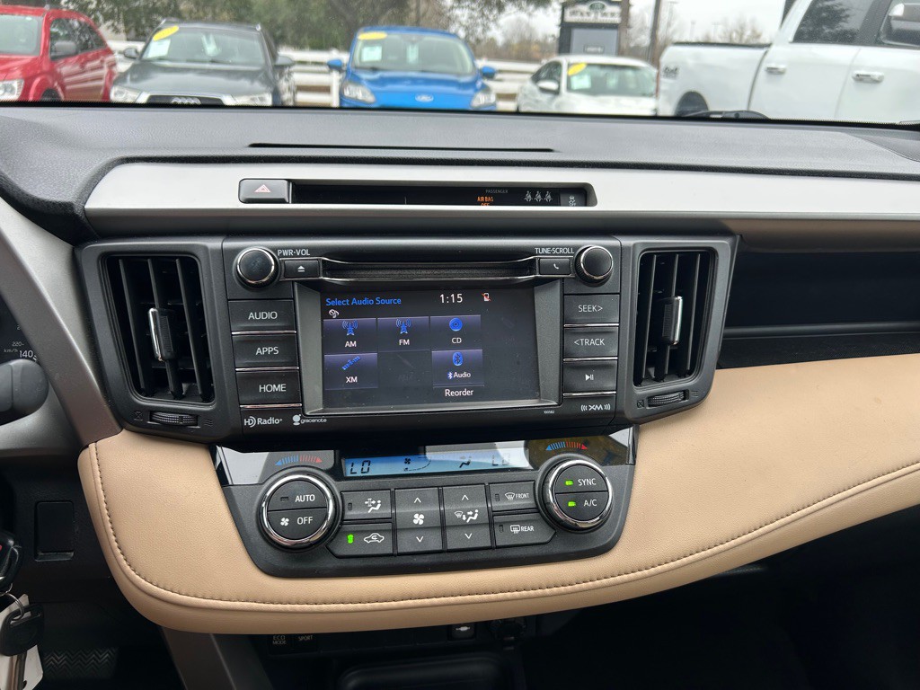 2017 Toyota Rav4 Image 17