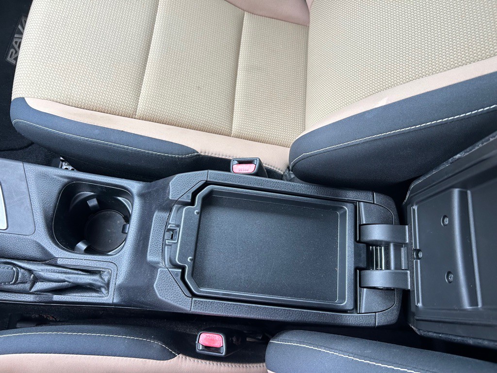 2017 Toyota Rav4 Image 21