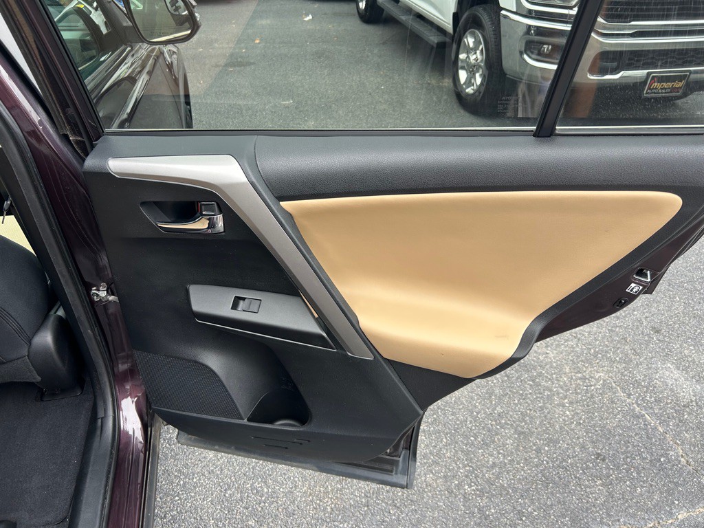 2017 Toyota Rav4 Image 25