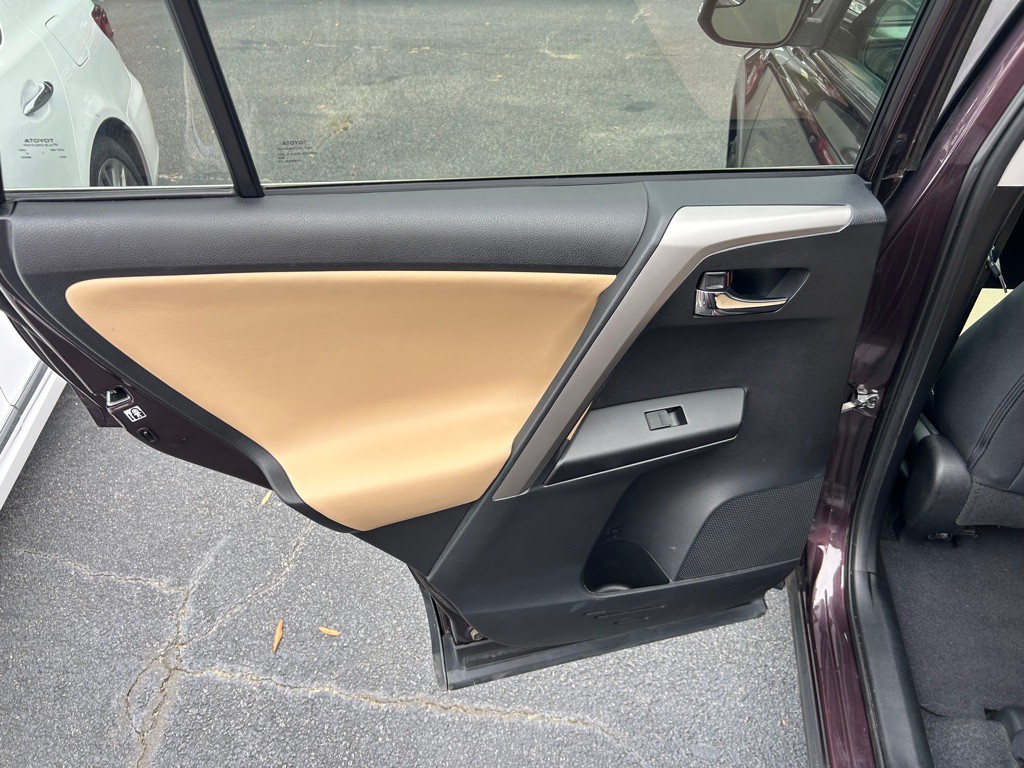 2017 Toyota Rav4 Image 28