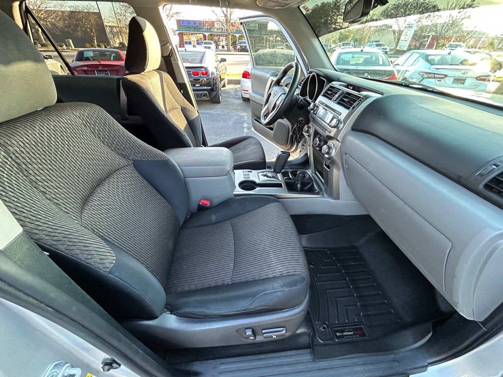 2010 Toyota 4Runner Image 19