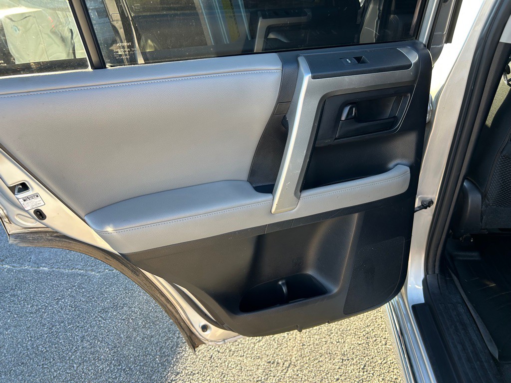 2010 Toyota 4Runner Image 24