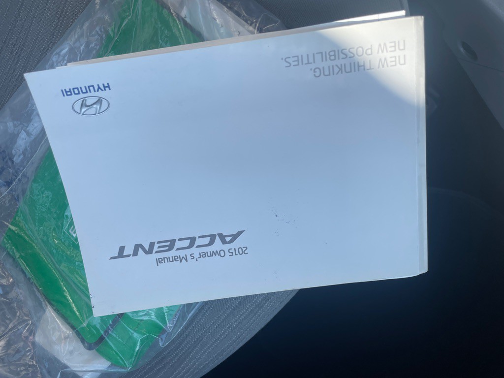 2015 Hyundai Accent Image 17