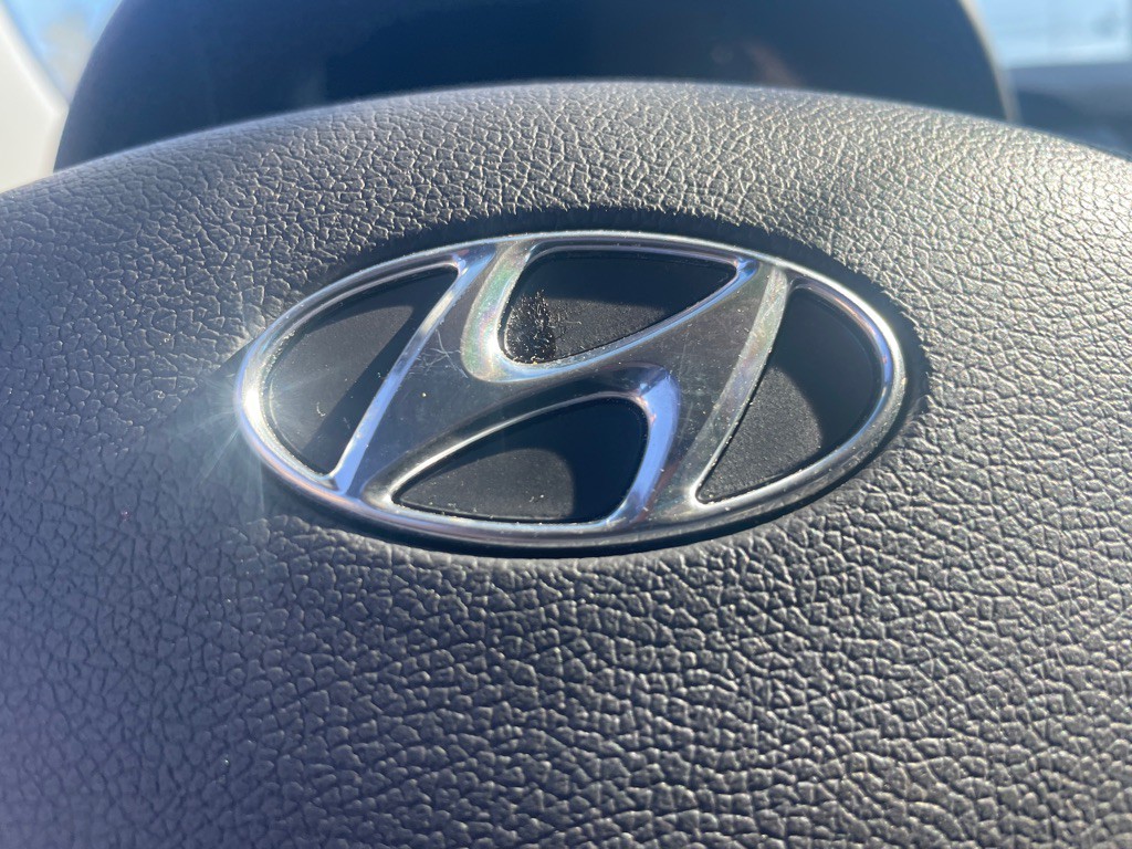 2015 Hyundai Accent Image 18