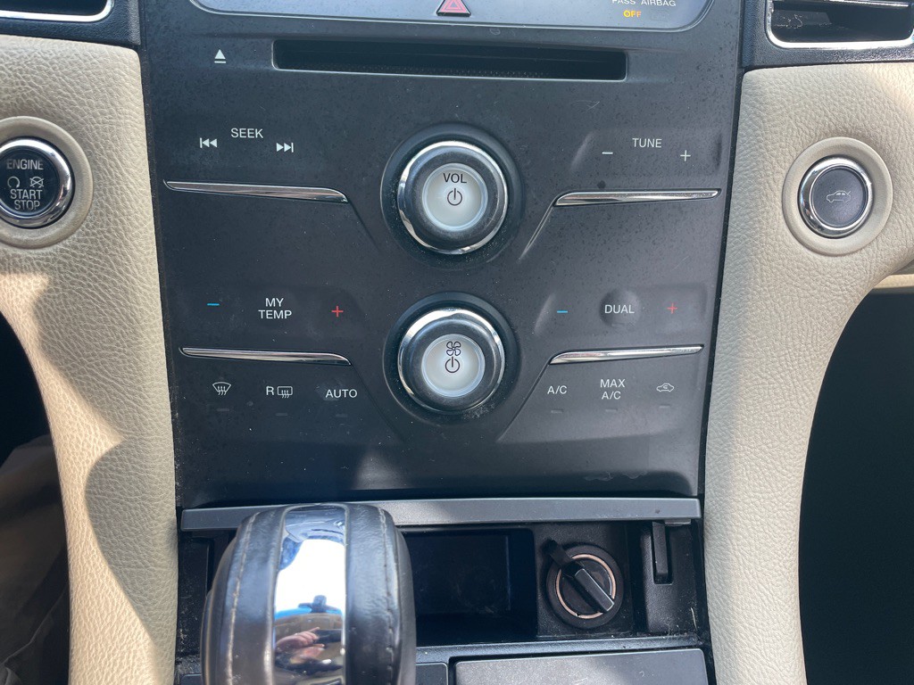 2013 Ford Taurus Image 24