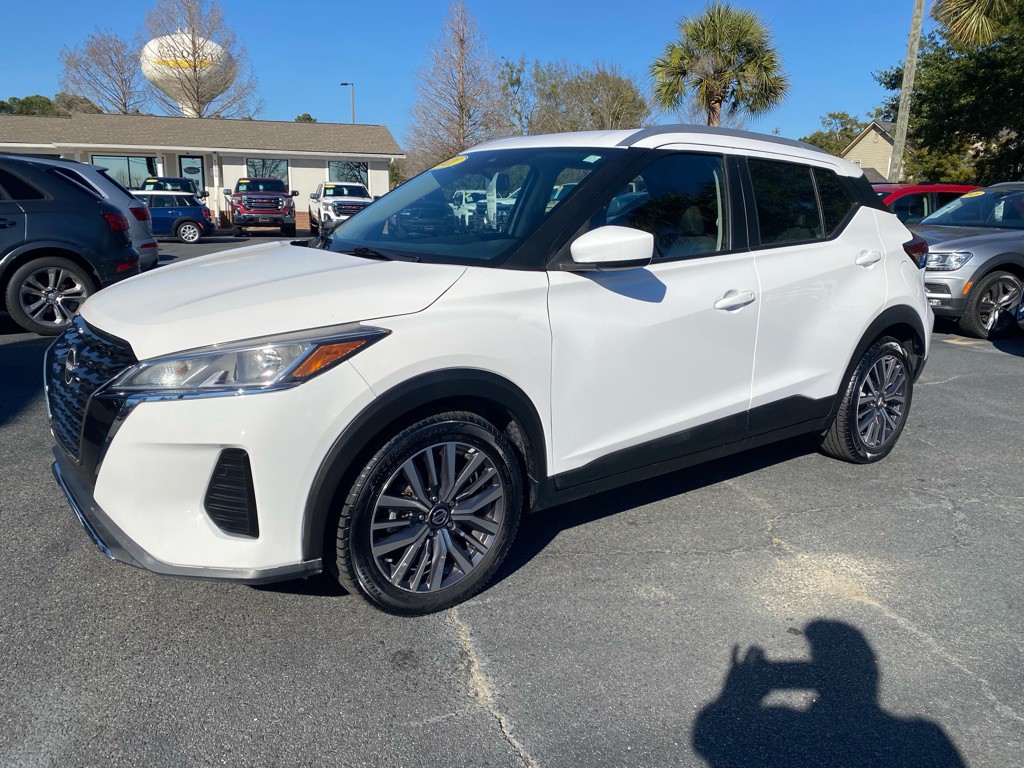 2021 Nissan Kicks Image 1