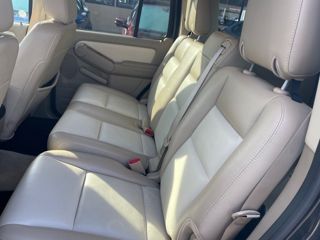 2007 Ford Explorer Image 16