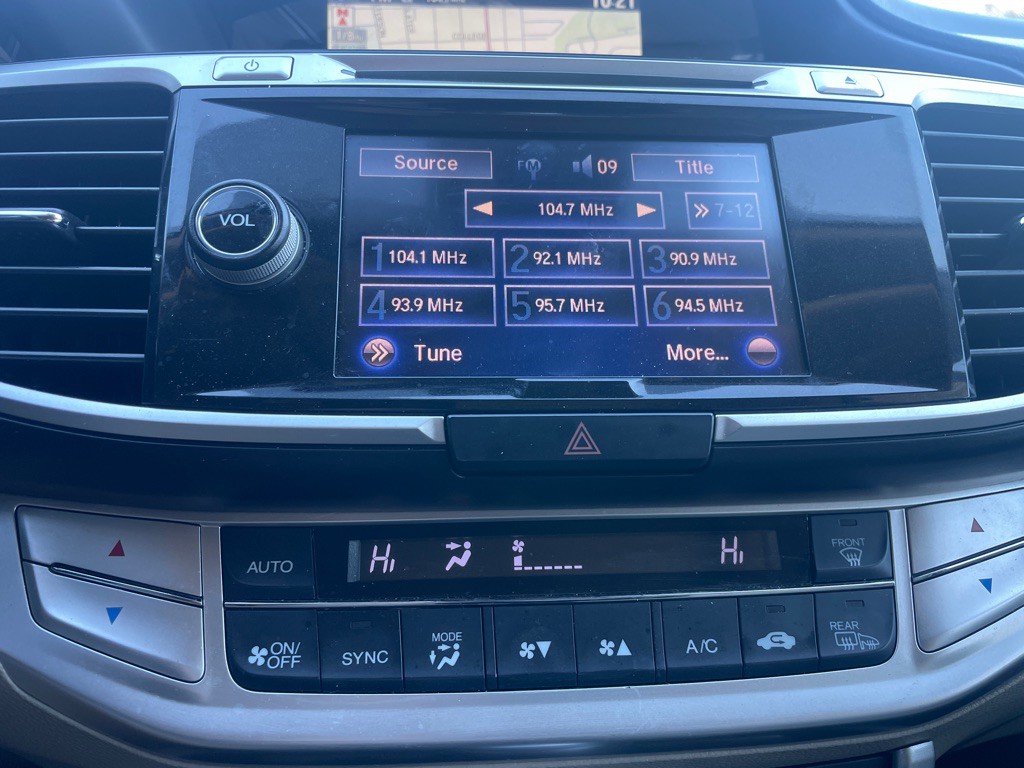 2015 Honda Accord Image 24