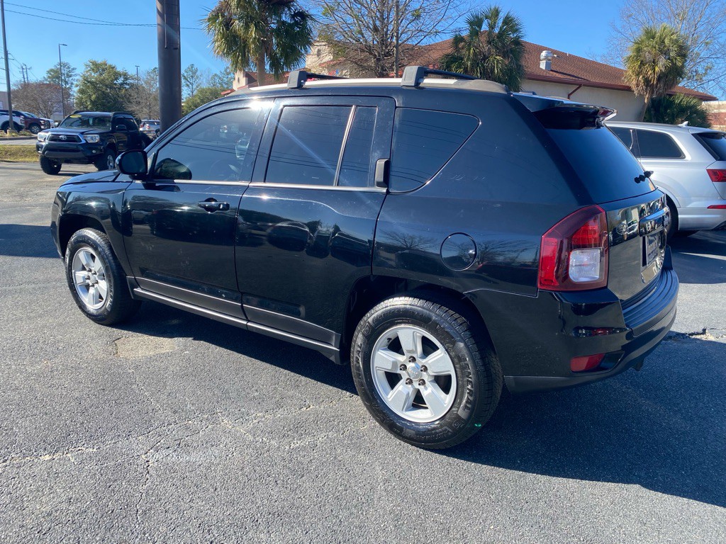 2017 Jeep Compass Image 4