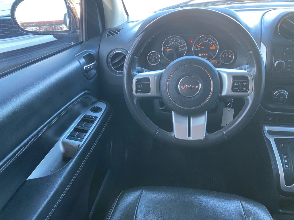 2017 Jeep Compass Image 16