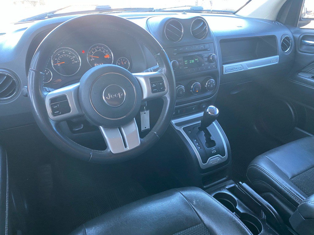 2017 Jeep Compass Image 17