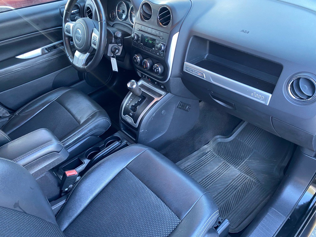 2017 Jeep Compass Image 35