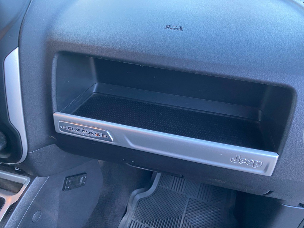 2017 Jeep Compass Image 36