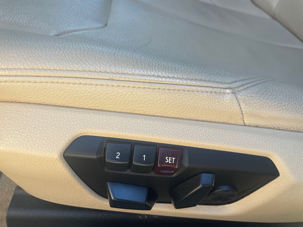 2015 BMW 3 Series Image 16