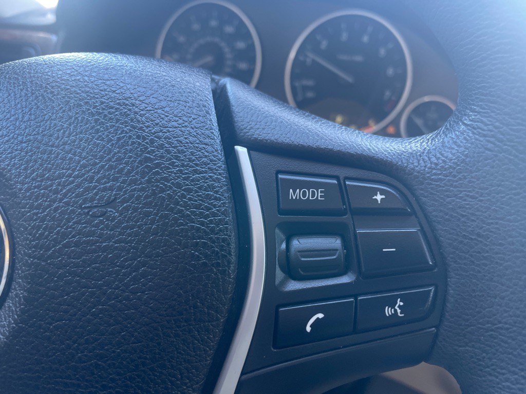 2015 BMW 3 Series Image 21