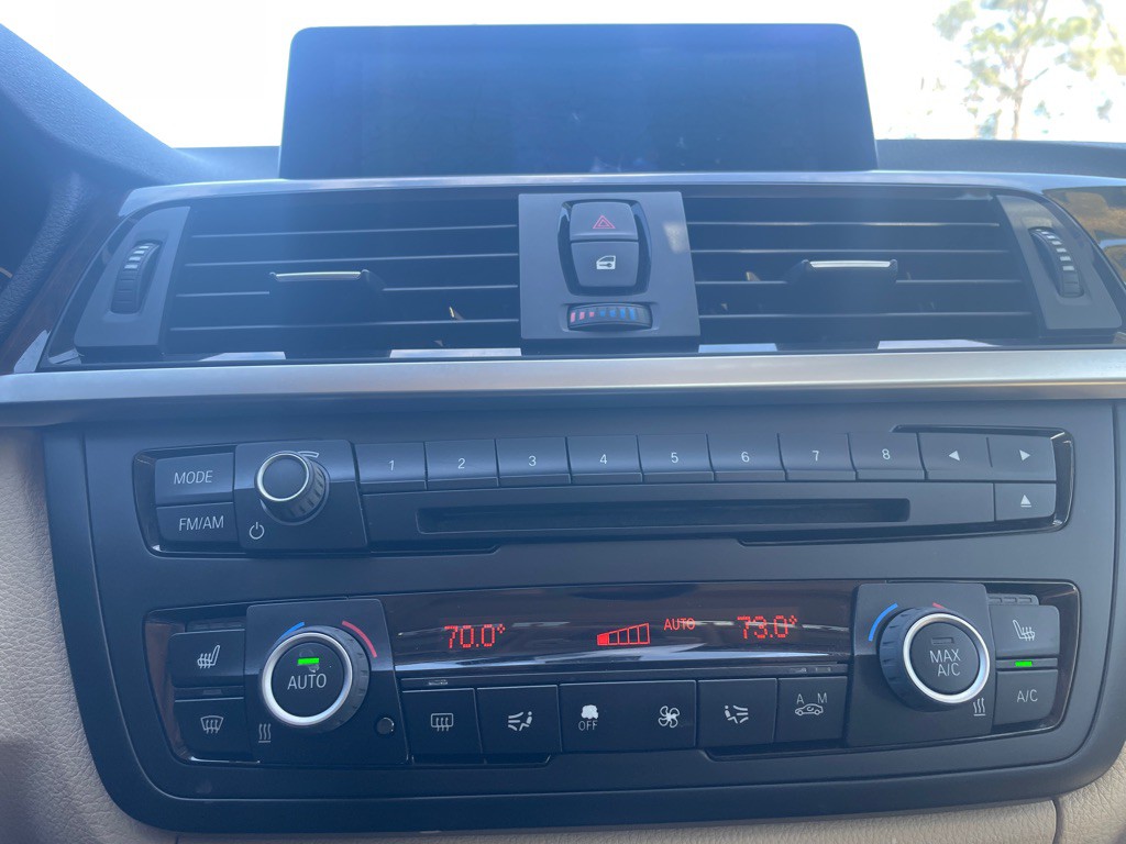 2015 BMW 3 Series Image 23