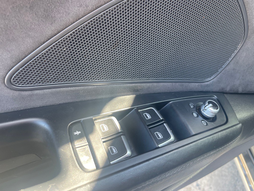 2014 Audi A8 Image 16