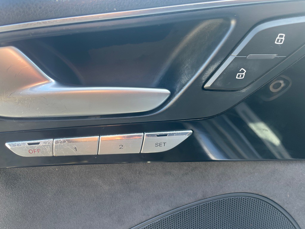 2014 Audi A8 Image 17