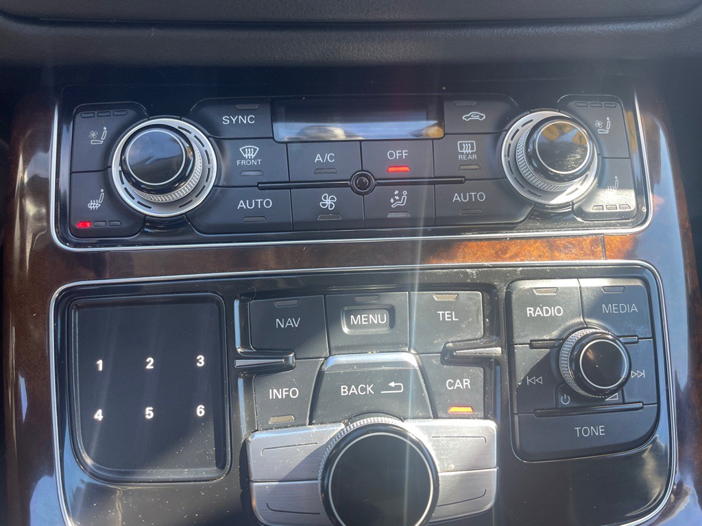 2014 Audi A8 Image 26