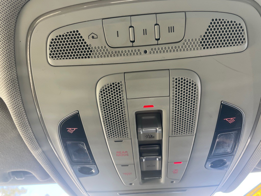 2014 Audi A8 Image 28