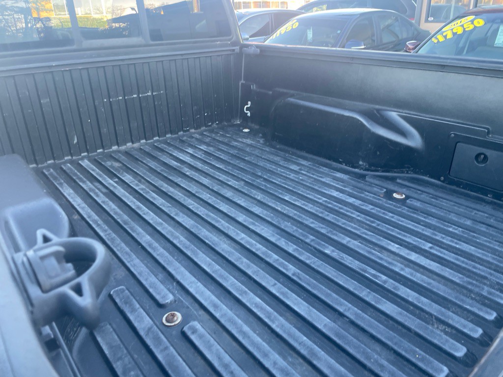 2015 Toyota Tacoma Image 8