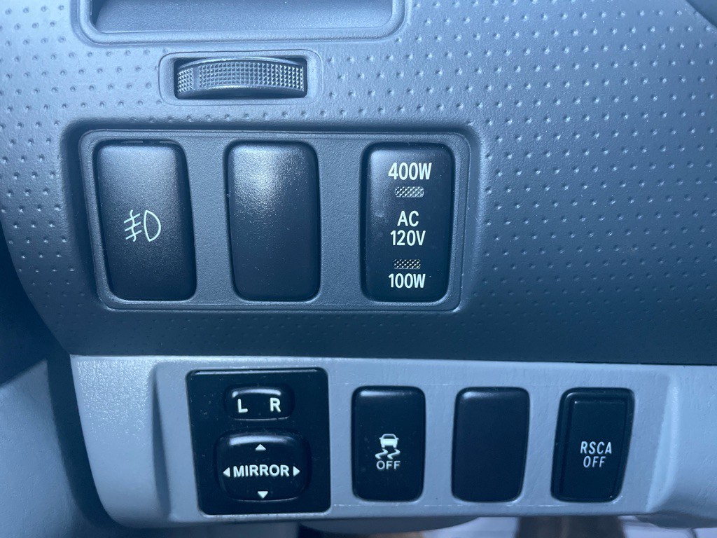 2015 Toyota Tacoma Image 16