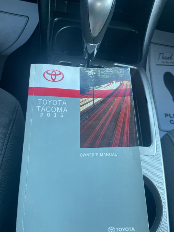 2015 Toyota Tacoma Image 23