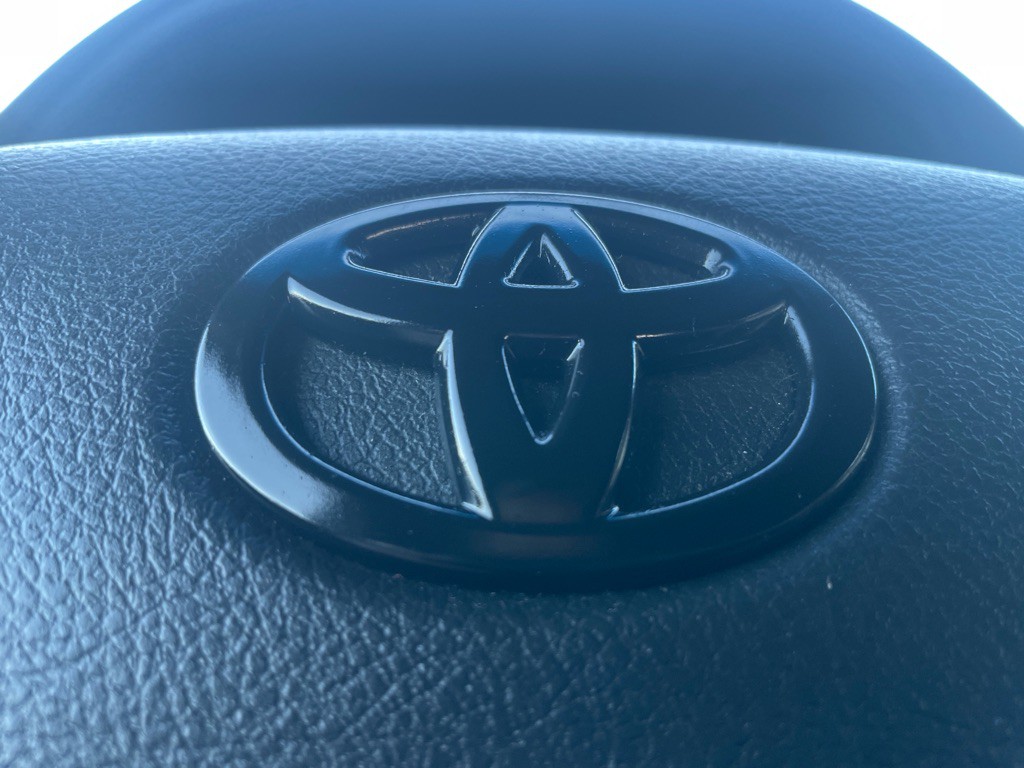 2015 Toyota Tacoma Image 24